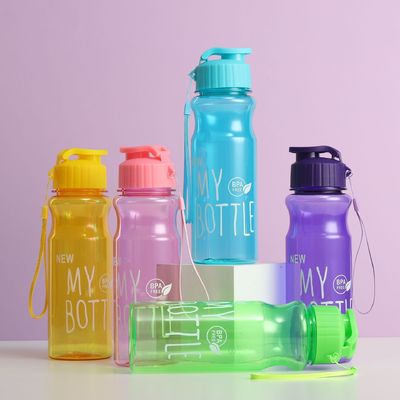 Viagem autônoma Garrafa de água sem BPA de 500 ml com tampa à prova de vazamento e material transparente
