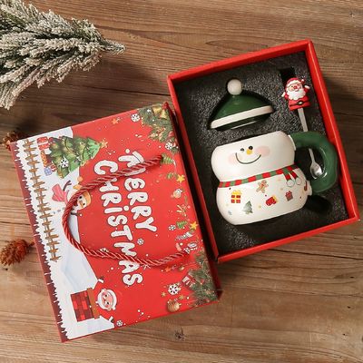 Mocas de café estilo americano Design moderno com caixa de presente festivo Carinhosos Papai Noel de bonecos de neve