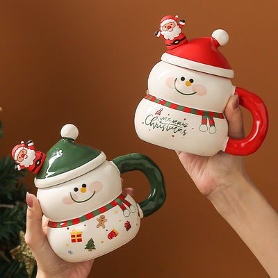 Mocas de café estilo americano Design moderno com caixa de presente festivo Carinhosos Papai Noel de bonecos de neve