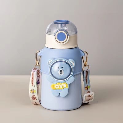 Desenho de desenhos animados de atividades ao ar livre 500 ml de aço inoxidável Copo de termo para crianças com tampa de palha