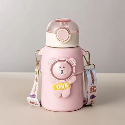 Desenho de desenhos animados de atividades ao ar livre 500 ml de aço inoxidável Copo de termo para crianças com tampa de palha