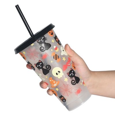 Promoção Entrega Reutilizável Livre de BPA Impressão personalizada Copo de café de plástico com tampa e palha