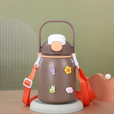 Garrafa de água de aço inoxidável isolada de 800 ml de capacidade com tampa flip-top livre de BPA com palha
