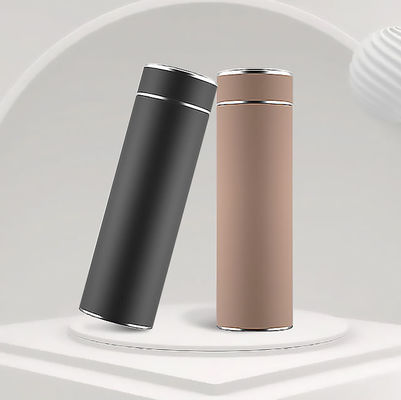Conveniente garrafa de água LED preto e inteligente Vacuo isolado caneca com infusor de chá para todos