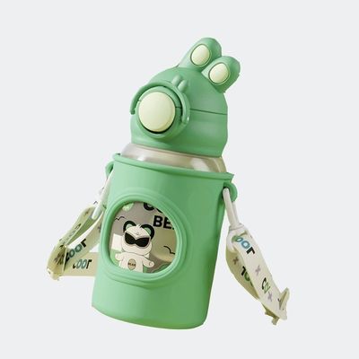 680 ml de capacidade de garrafa de água de orelha de coelho torto deve ter para as aventuras ao ar livre das crianças