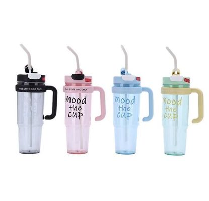 Companheiro de viagem e desporto ao ar livre para raparigas Copo de água de plástico de 900 ml com função de pulverização