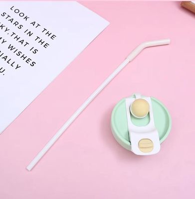 Companheiro de viagem e desporto ao ar livre para raparigas Copo de água de plástico de 900 ml com função de pulverização