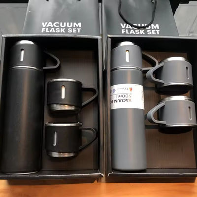 500 ml de garrafa de presente portátil de luxo de aço inoxidável de parede dupla com duas xícaras de café