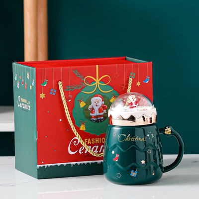 2023 Papai Noel Mug Cerâmica Tumbler de café com tampa de bola de neve e desenho animado