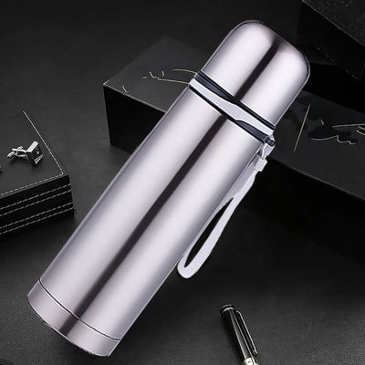 Estilo de design clássico 500 ml Logotipo personalizado UV Impresso Flasco de água esportiva isolada