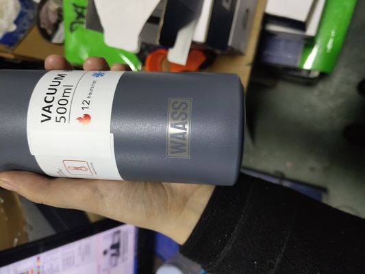 Garrafas de água isoladas com 2 copos Logotipo personalizado