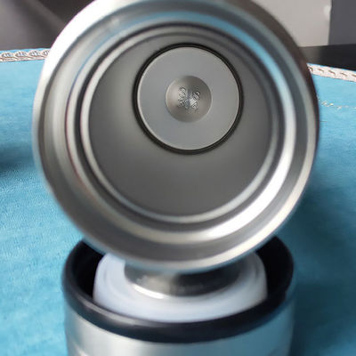 Garrafa de água isolada não tóxica com fonte de alimentação LED e material do corpo de aço inoxidável