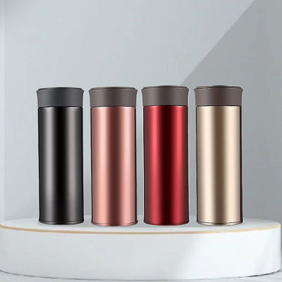 CLASSIC Design Style 2023 Luxury Isolado de aço de vácuo garrafa de água térmica para TOUR