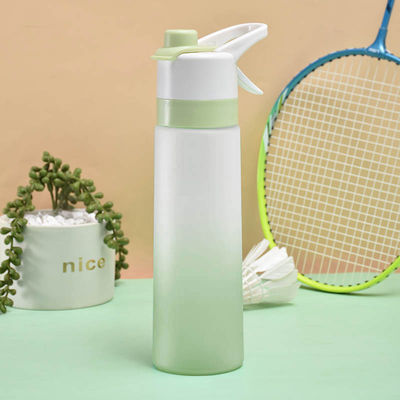 Equipado com 25oz de BPA livre de vazamento Proof Sports Spray Botella de água de plástico com spray mist