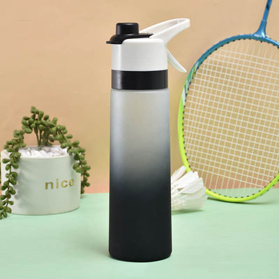 Equipado com 25oz de BPA livre de vazamento Proof Sports Spray Botella de água de plástico com spray mist