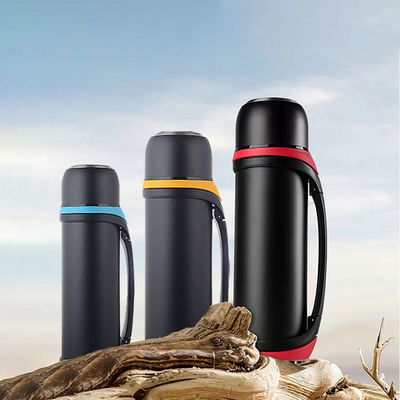 Bottle de água de sublimação de 2,2 litros isolado Mantenha suas bebidas na temperatura perfeita