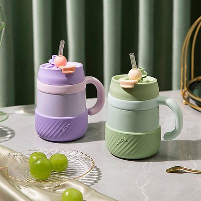 Taça de viagem isolada de aço inoxidável de parede dupla prática e elegante para crianças diárias