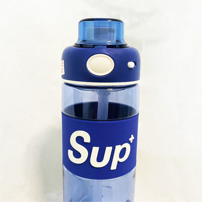 Garrafa de água personalizada com fechadura e palha mantém-te hidratado em qualquer lugar