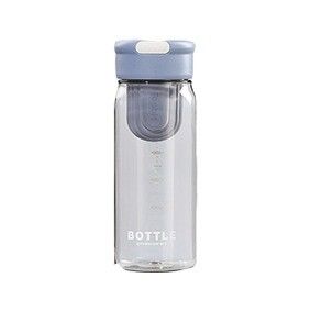 Em estoque e OEM aceita Custom Logo 650ml PP garrafa de água de plástico com separador de chá