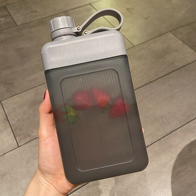 Garrafa de água quadrada portátil de 450 ml para viagens ao ar livre