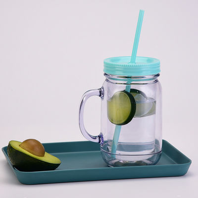 Copo de bebida de plástico unisex com tampa de alça e palha Capacidade 501-600ml Design portátil