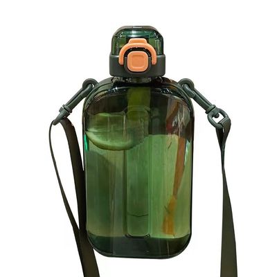 Garrafa de água de plástico de 750 ml com palha, o seu must-have para exercícios ao ar livre e fitness