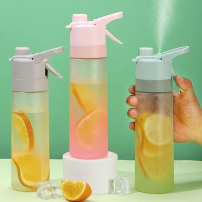 Desenho Logotipo personalizado 650ml garrafas de spray de plástico para esportes Outdoor garrafa criativa