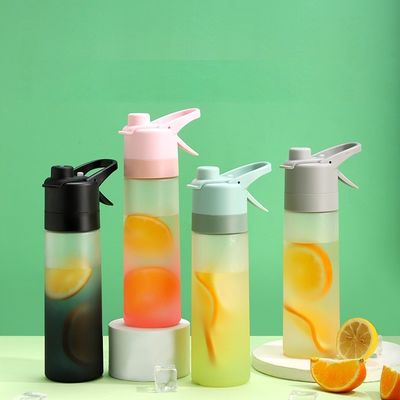 Desenho Logotipo personalizado 650ml garrafas de spray de plástico para esportes Outdoor garrafa criativa