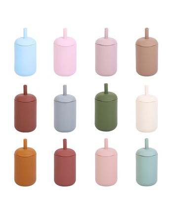 Novidade Cor de argila Moda para bebés Outdoor Drinkware Garrafa de água de silicone com palha