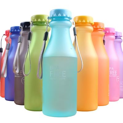 PC plástico 550ml portavel congelado garrafa de água selada para viagens yoga correr acampar