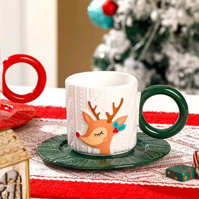 Taça de chá em relevo de cerâmica estilo de Natal com logotipo personalizado de Papai Noel e padrão de árvore
