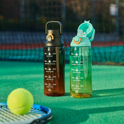 Garrafa de água de grande capacidade com mangueira e palha para esportes ao ar livre 750 ml