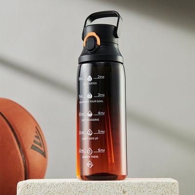 Garrafa de água de grande capacidade com mangueira e palha para esportes ao ar livre 750 ml