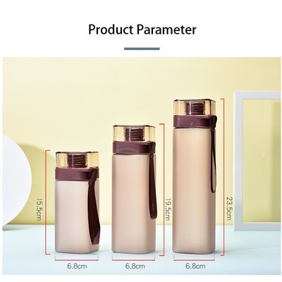 Desportos ao ar livre Portátil 550ml 700ml PC garrafa de água de plástico quadrado com cabo de manobra