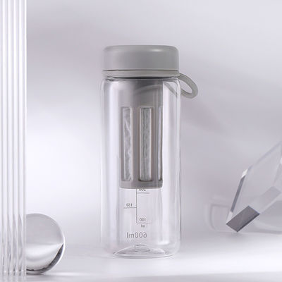 Garrafa de água de plástico portátil estilo simples com infusor de chá e 450ml/600ml Capacidade