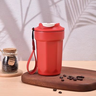 Taça de viagem com tampa e corda com corda
