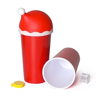 Logotipo personalizado aceitável Red Santa Hat Tumbler 20 oz Copo de plástico reutilizável para presentes