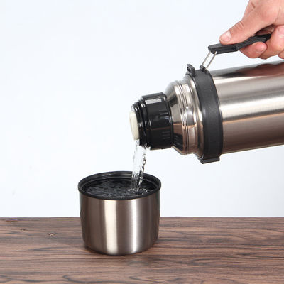 Caldeira de caminhada de aço inoxidável de vácuo portátil de 1800 ml para esportes ao ar livre
