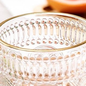 Taça de vidro de borda de ouro com estilo clássico e design de girassol