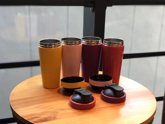 Manter a bebida quente-fria 6-12h 700ml Grande capacidade Custom LOGO Fitness Shaker Bottle