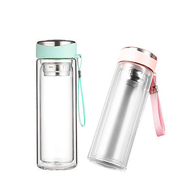 320 ml de garrafa de água de vidro de parede dupla com infusor em rosa Logotipo personalizado aceitável