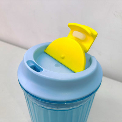 Copo de plástico de Tritão de alta temperatura para bebida direta com tampa para canecas e presentes