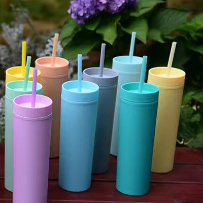 Acessórios sem nenhum Vendas altas Colorido 16 oz garrafa de água de plástico com palha e tampa