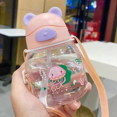 450ml de plástico Cute Bear Shape Cup de água com palha e corda garrafa de água impermeável