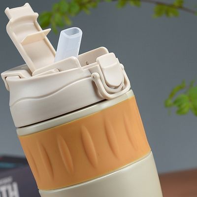 500 ml Tubarão à vácuo isolado de aço inoxidável de parede dupla com capacidade de palha 500 ml