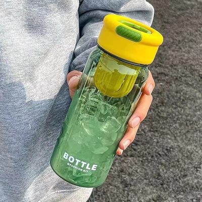 Garrafa de água de plástico de 650ml de PP com logotipo personalizado e separador de chá