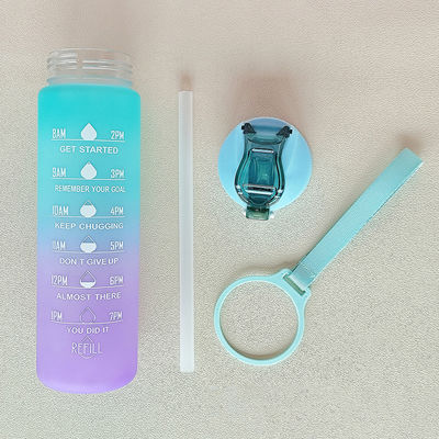 Mantenha-se hidratado em movimento com 900 ml Bpa Gradient Free Color Outdoor Sports Water Bottle