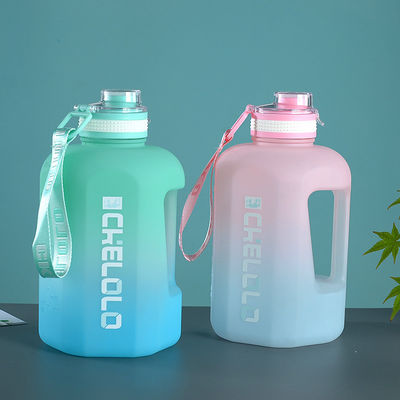 Logotipo personalizado 1.6L 2.2L BPA Gradiente Livre Copo de Água de Cor para Eventos ao Ar Livre e Interior