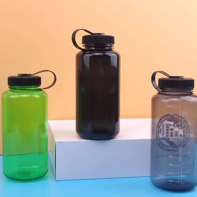 Unisex 1000ml Copo de água de grande capacidade Copo à escala impermeável com material plástico PS