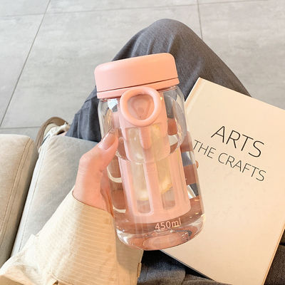 Garrafa de água esportiva de plástico impermeável de 600 ml com infusor e marcador de tempo livre de BPA